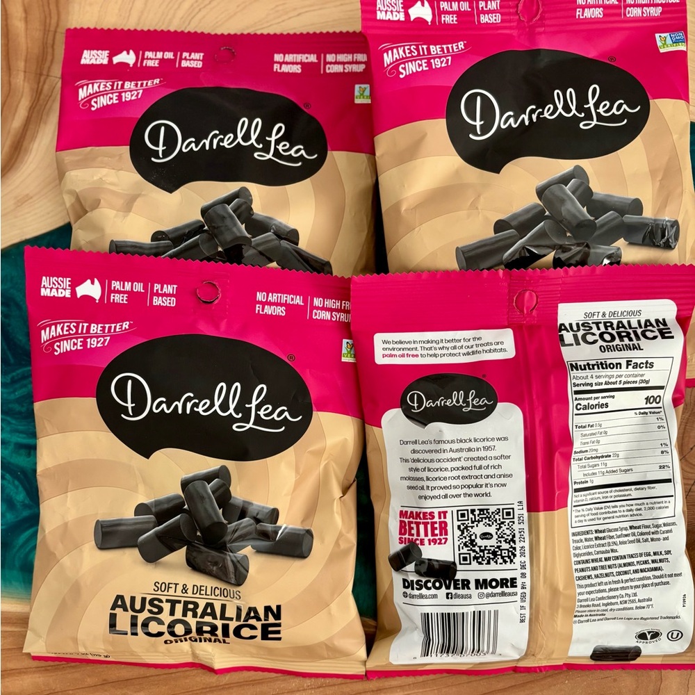 Soft & Delicious Australian Licorice - Black - Picture 2 of 3